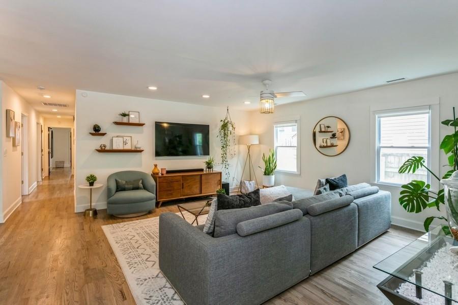 79 HOWELL Street NE