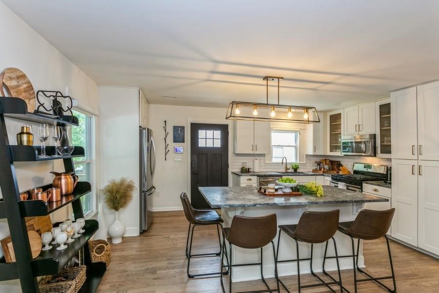 79 HOWELL Street NE