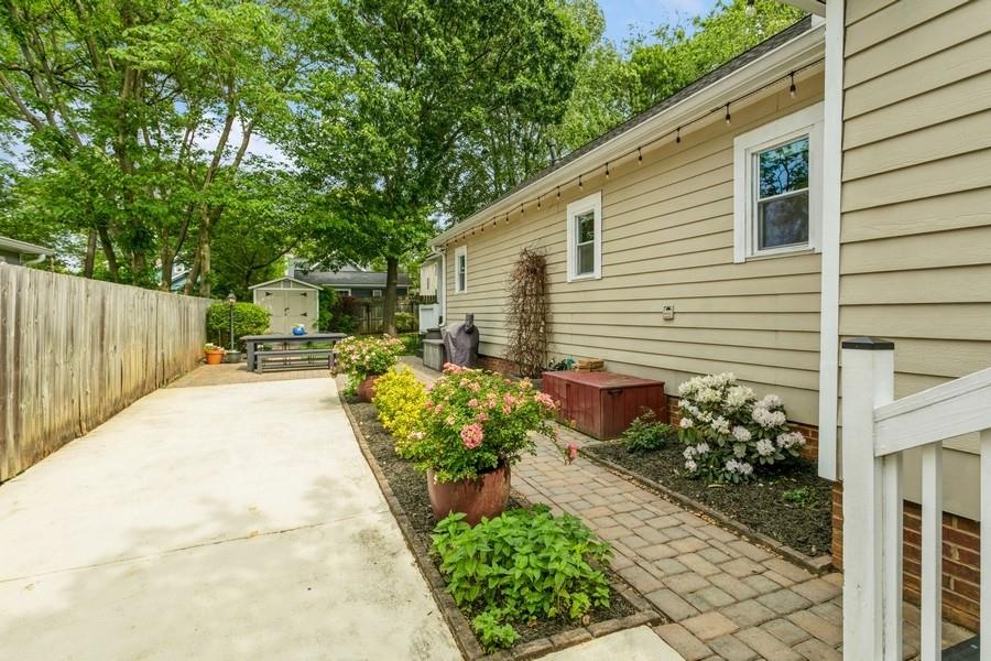 79 HOWELL Street NE