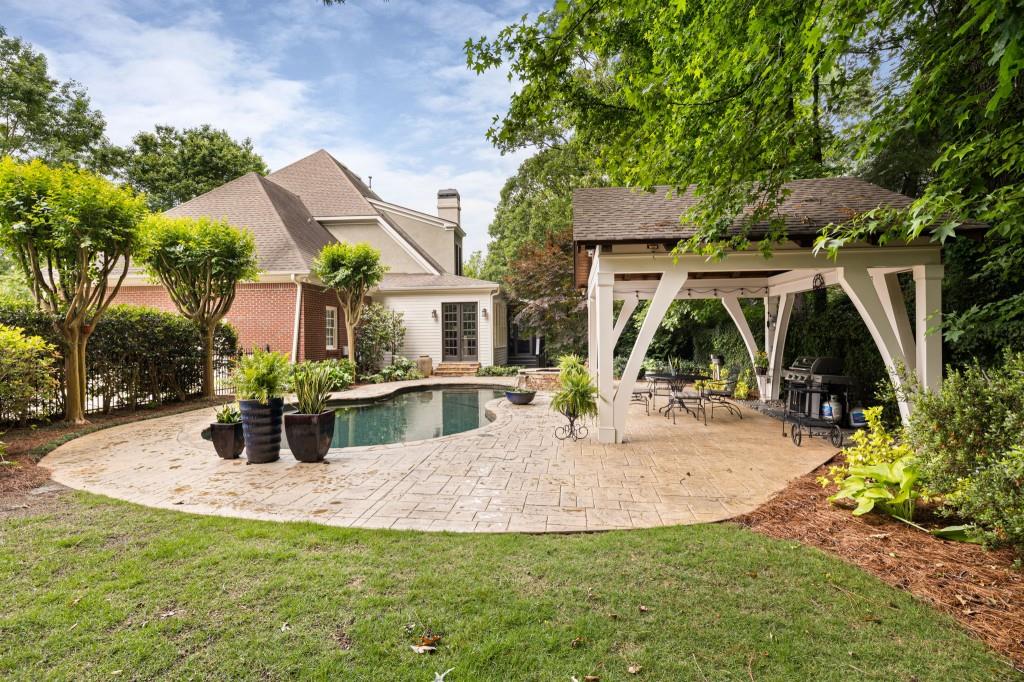 1376 Wesley Oaks Court NW