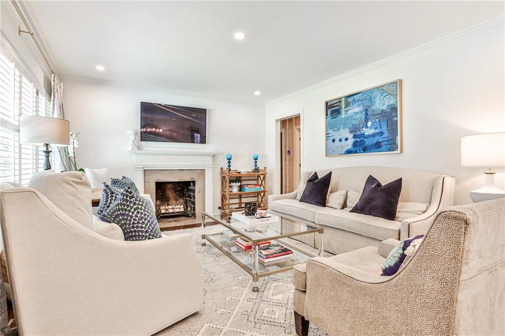 501 Carolwood Lane