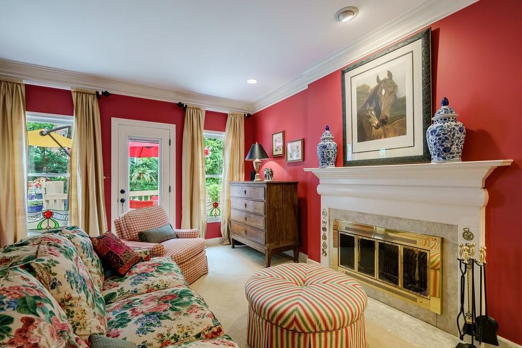 1055 Della Street SE