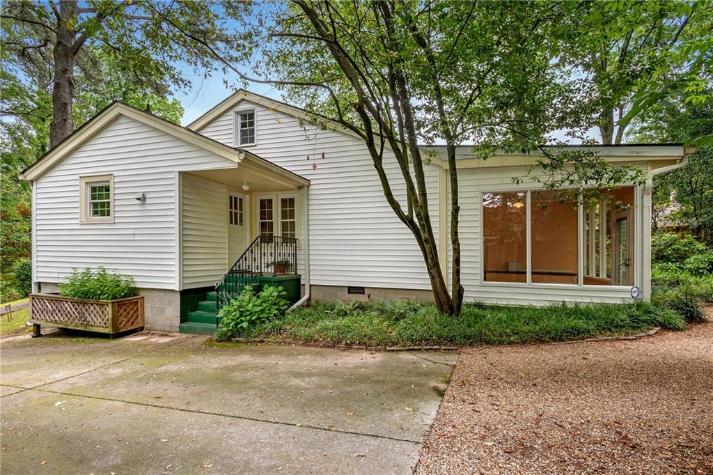 1025 Lindbergh Drive