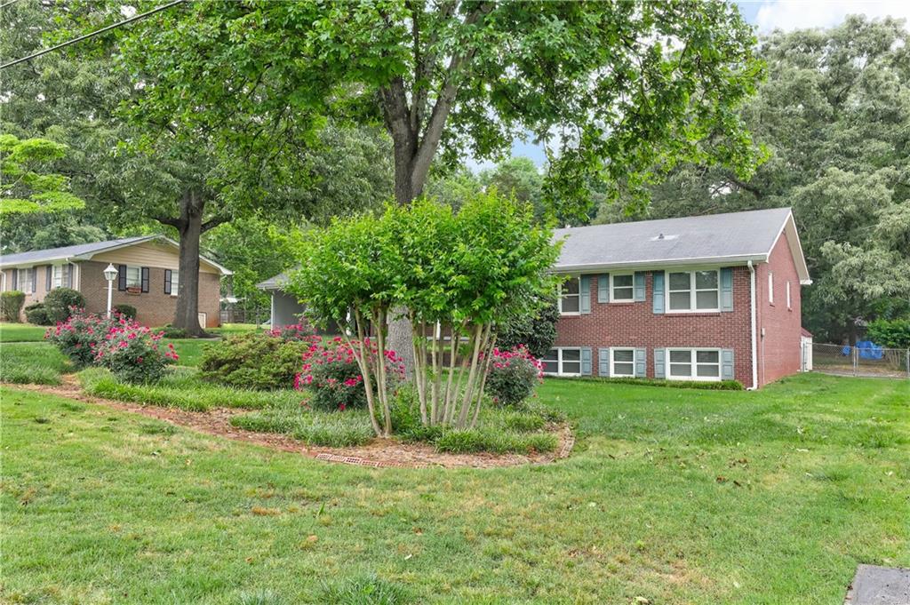 5493 Laurel Lane NW