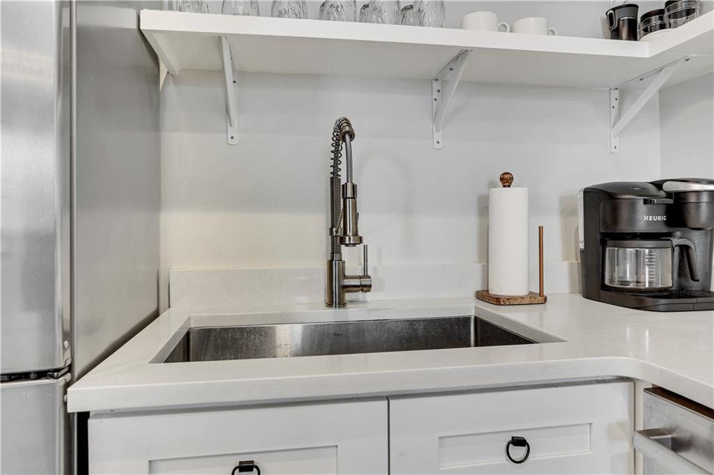 242 12th Street NE Unit 16