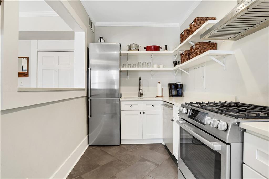 242 12th Street NE Unit 16