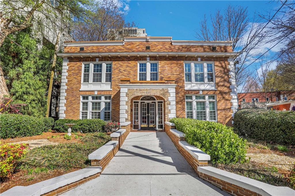 242 12th Street NE Unit 16