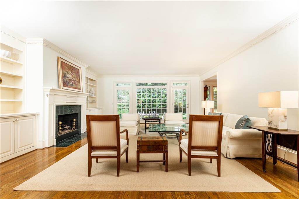 11 W Park Court NW