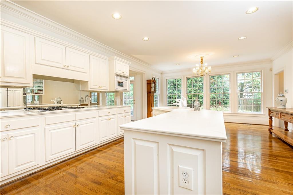 11 W Park Court NW
