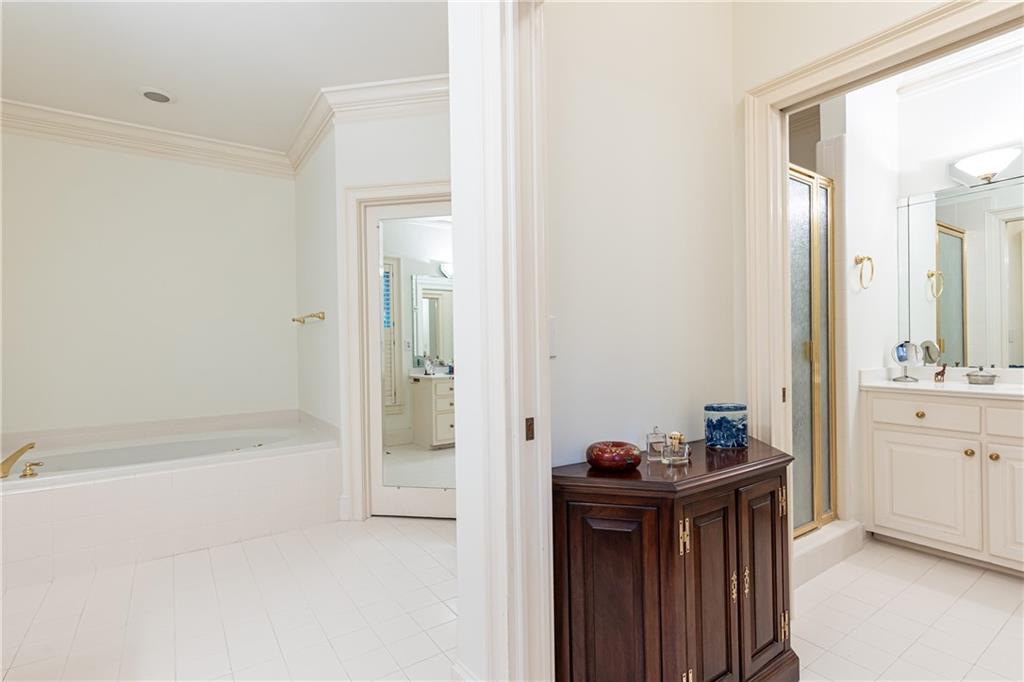 11 W Park Court NW