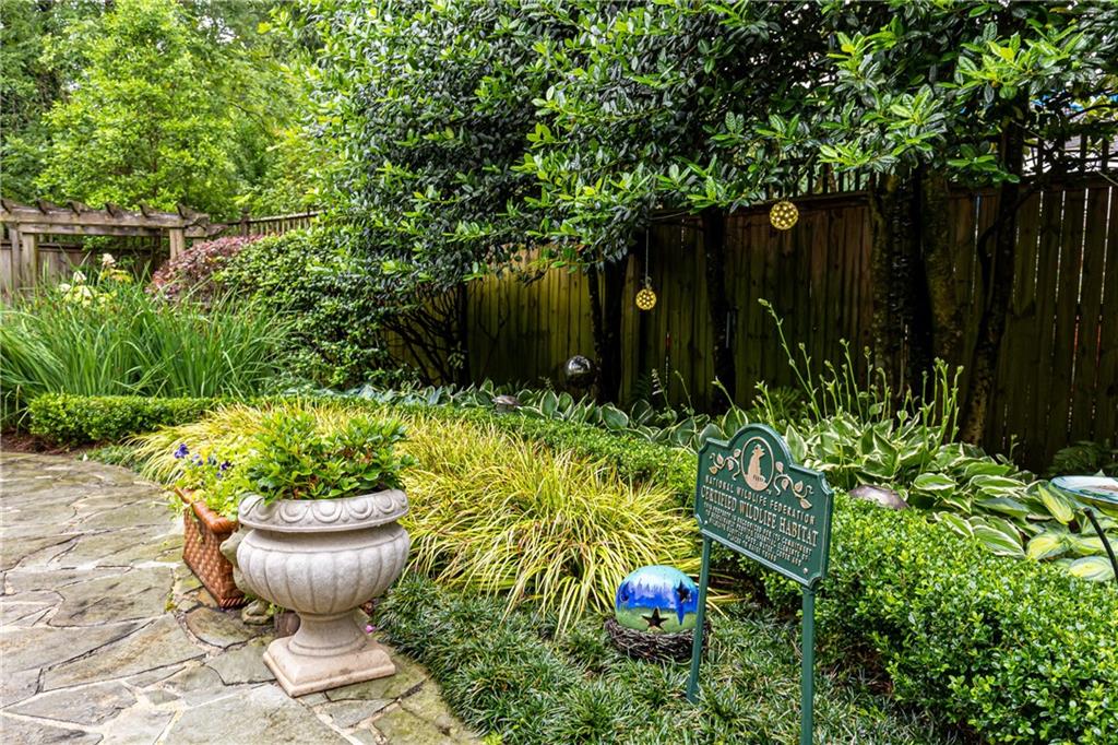 11 W Park Court NW