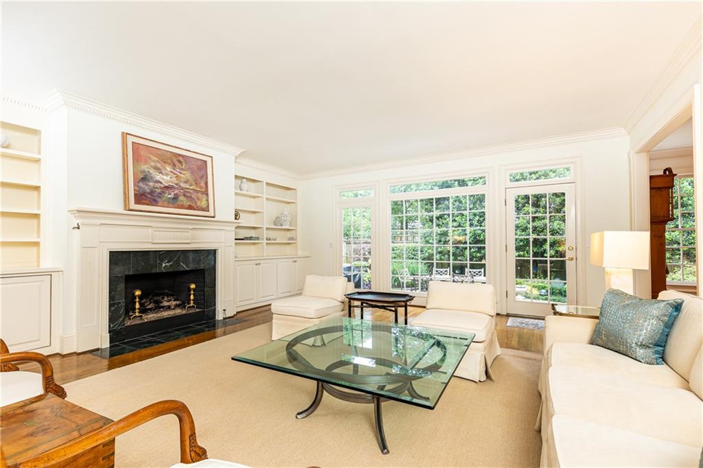 11 W Park Court NW
