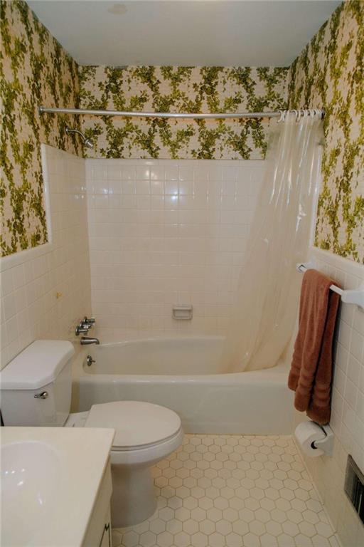 2610 Kings Lake Court