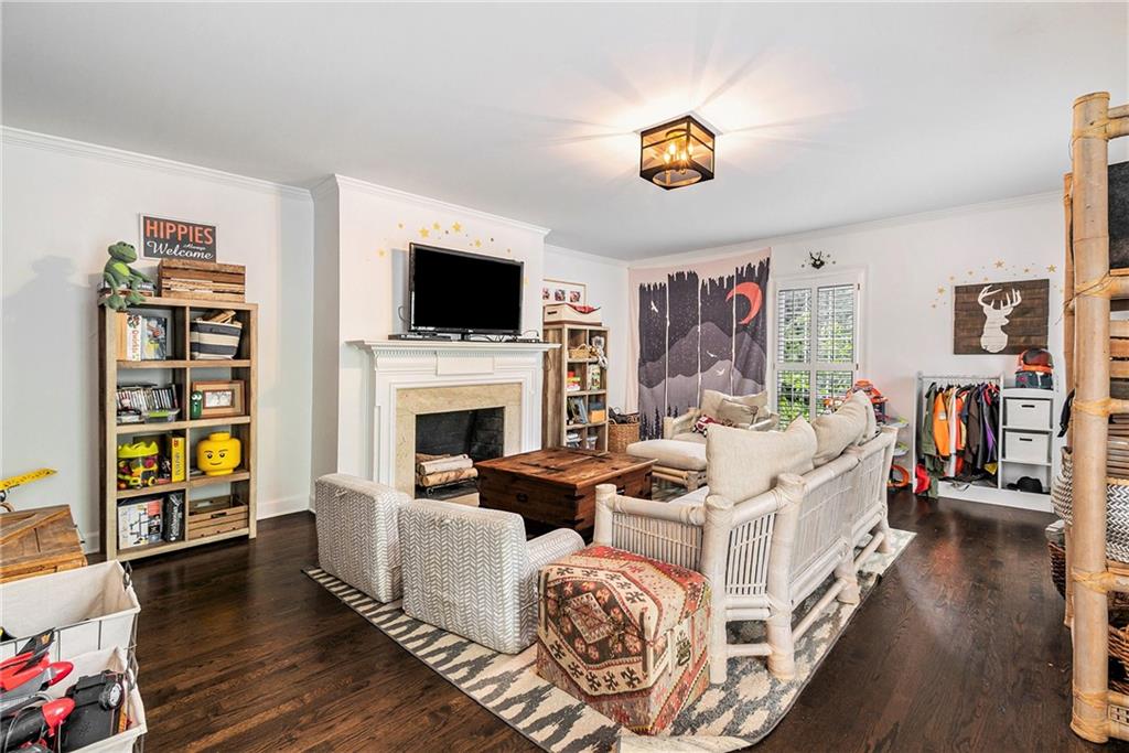 1612 Rainier Falls Drive NE