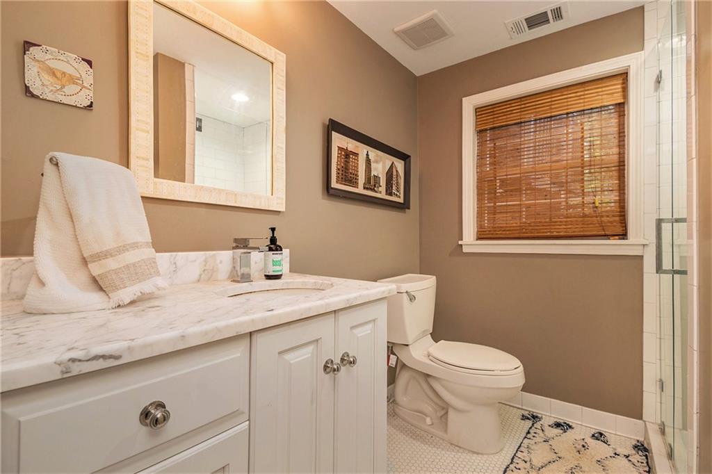 1612 Rainier Falls Drive NE