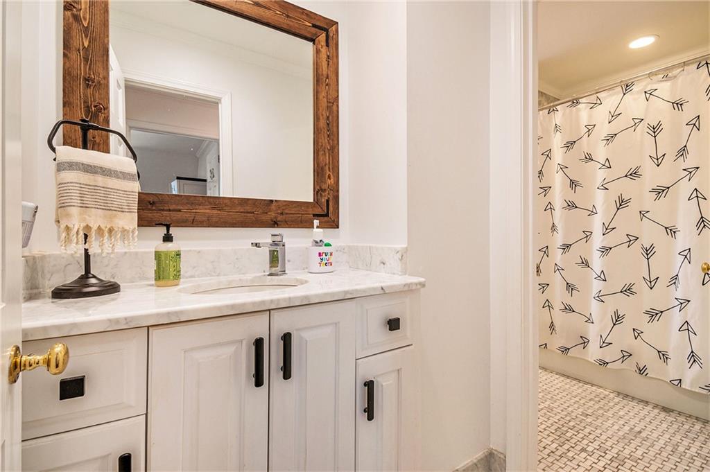 1612 Rainier Falls Drive NE