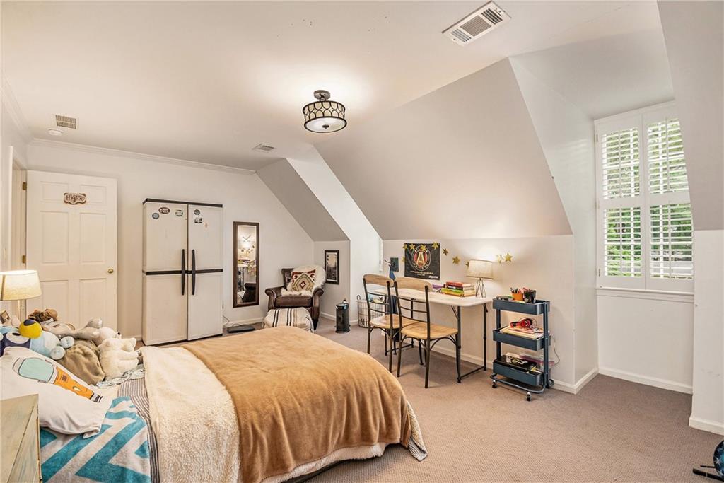 1612 Rainier Falls Drive NE