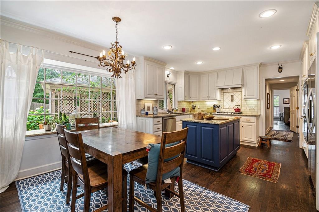 1612 Rainier Falls Drive NE