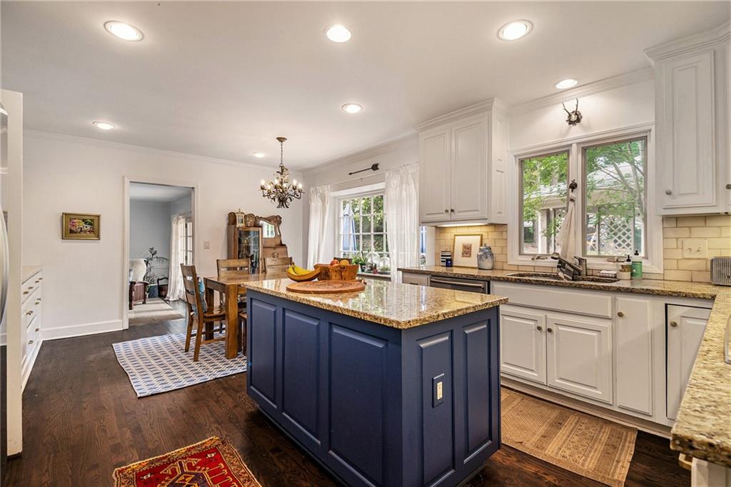 1612 Rainier Falls Drive NE