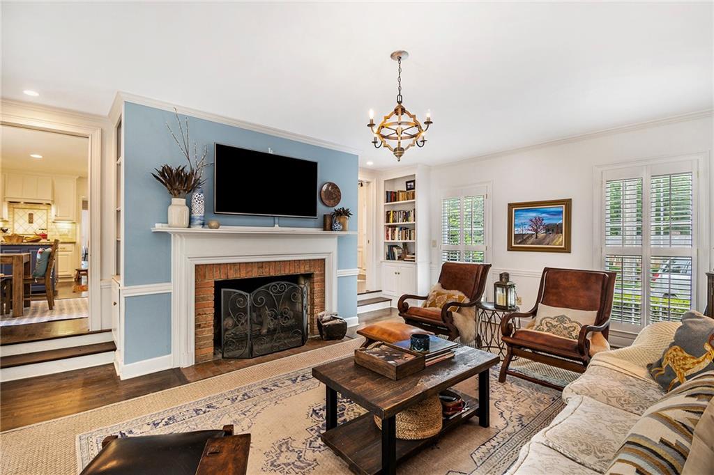 1612 Rainier Falls Drive NE