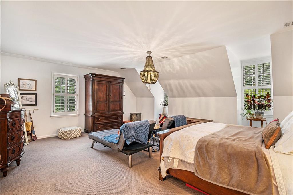 1612 Rainier Falls Drive NE