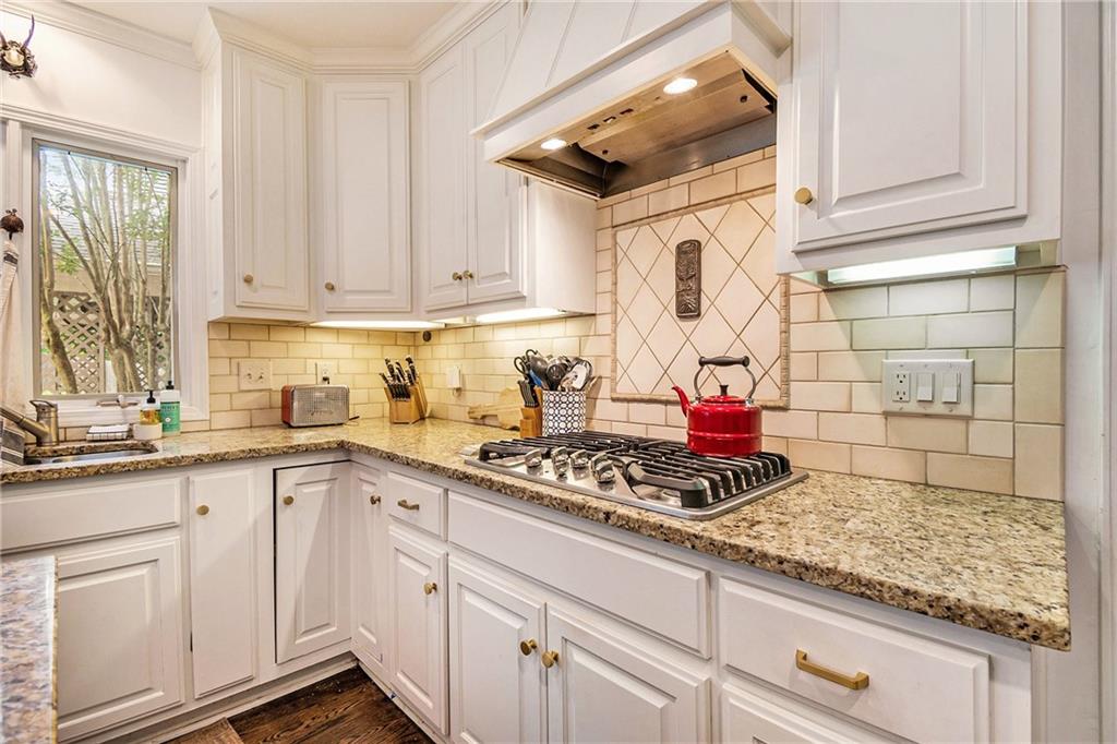 1612 Rainier Falls Drive NE