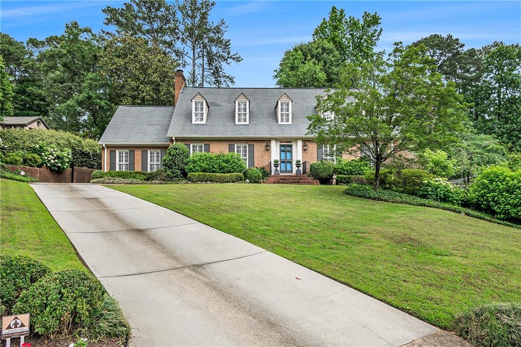 1612 Rainier Falls Drive NE