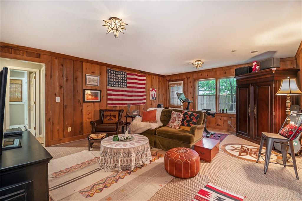 1612 Rainier Falls Drive NE