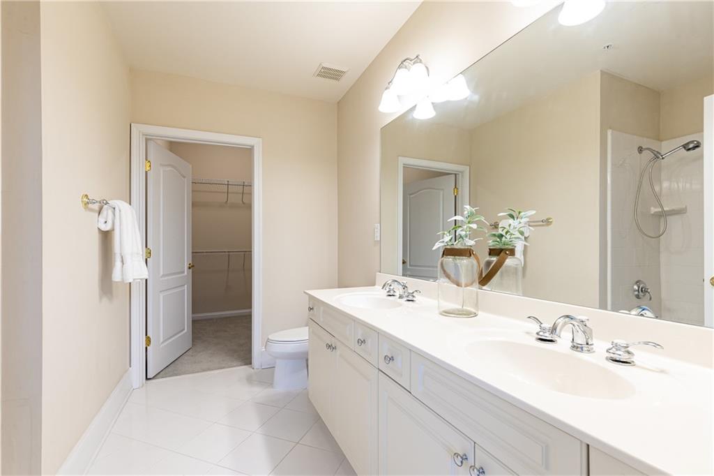 417 Clairemont Avenue Unit 209