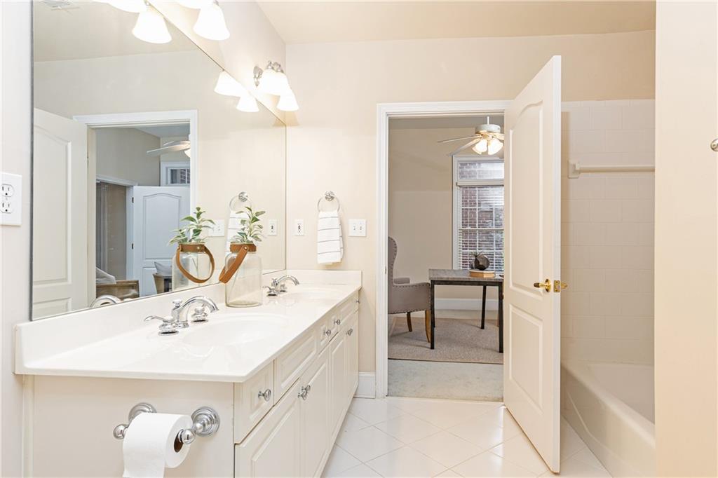 417 Clairemont Avenue Unit 209
