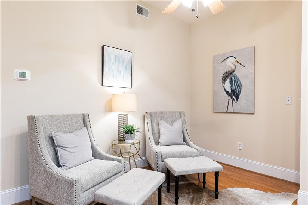 417 Clairemont Avenue Unit 209