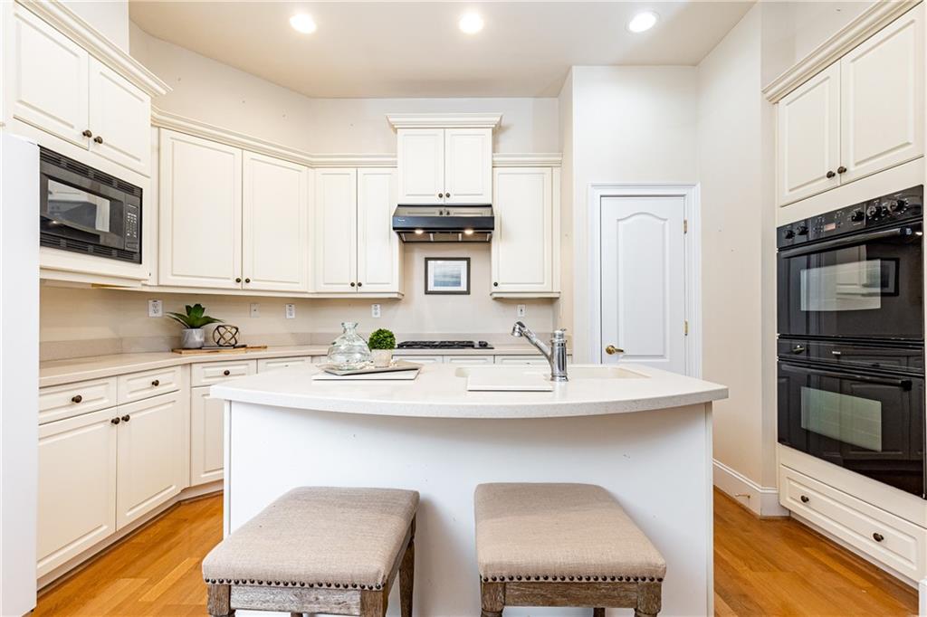 417 Clairemont Avenue Unit 209