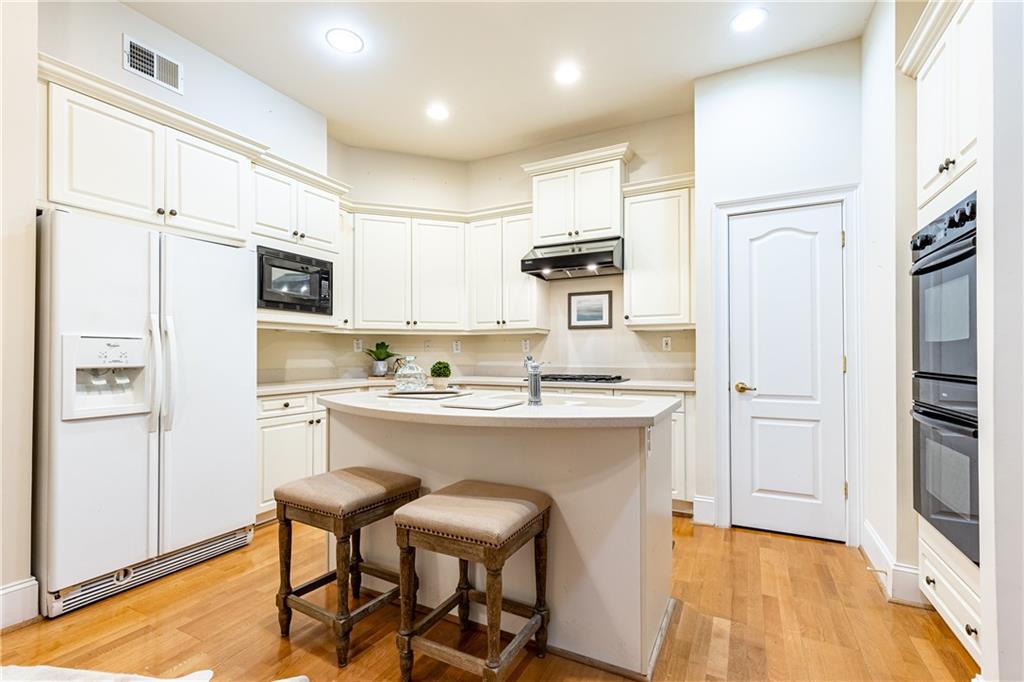 417 Clairemont Avenue Unit 209