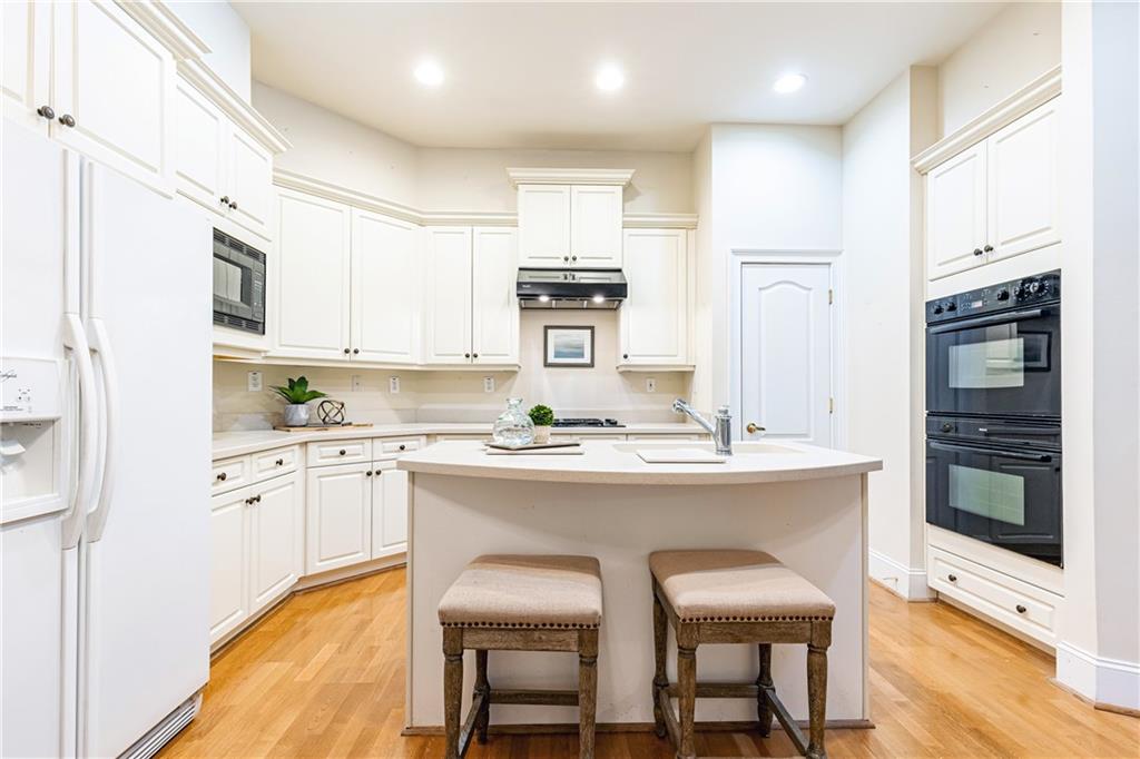 417 Clairemont Avenue Unit 209