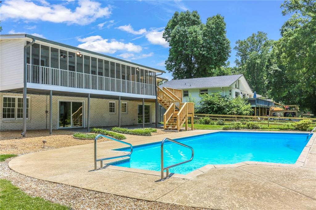 4262 Lake Laurel Drive SE