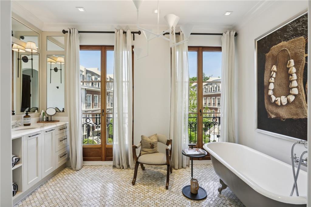 2288 Peachtree Road NW Unit 16