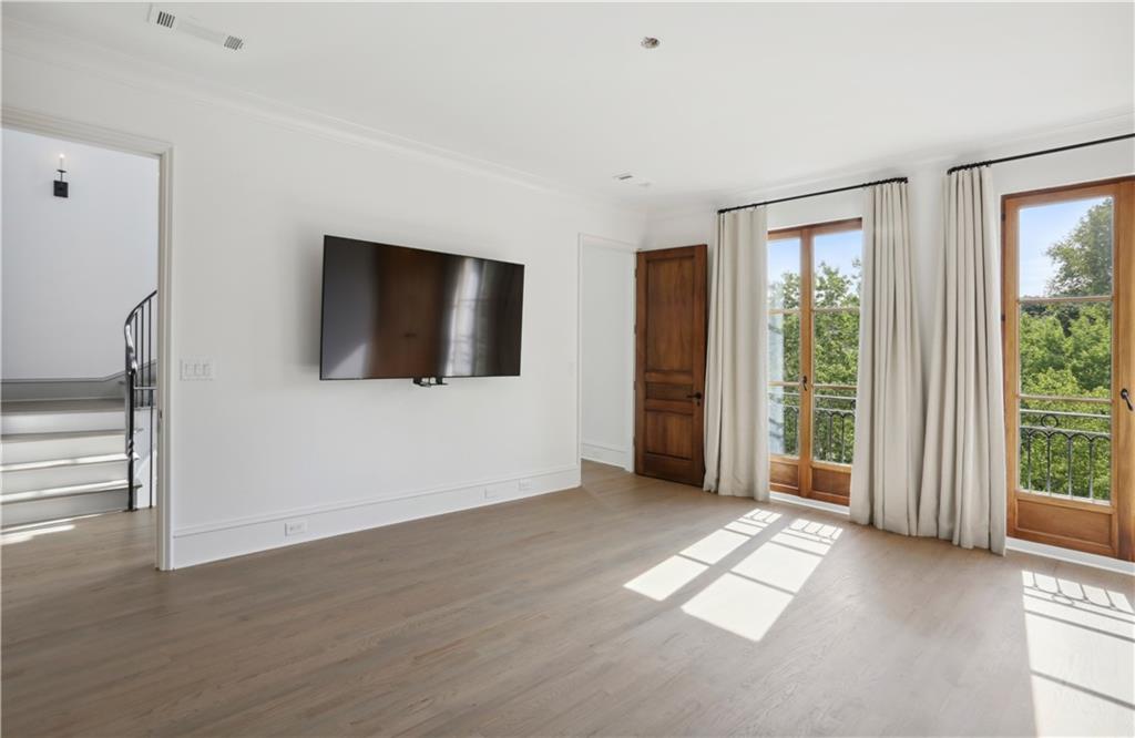 2288 Peachtree Road NW Unit 16
