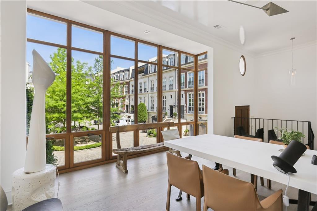 2288 Peachtree Road NW Unit 16