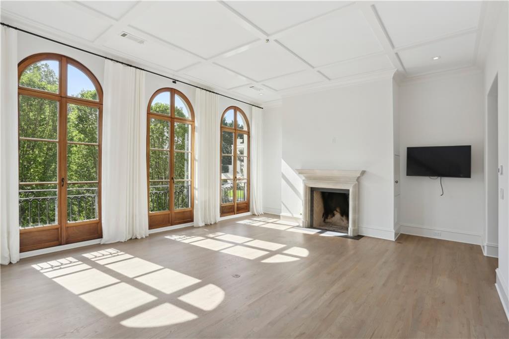 2288 Peachtree Road NW Unit 16