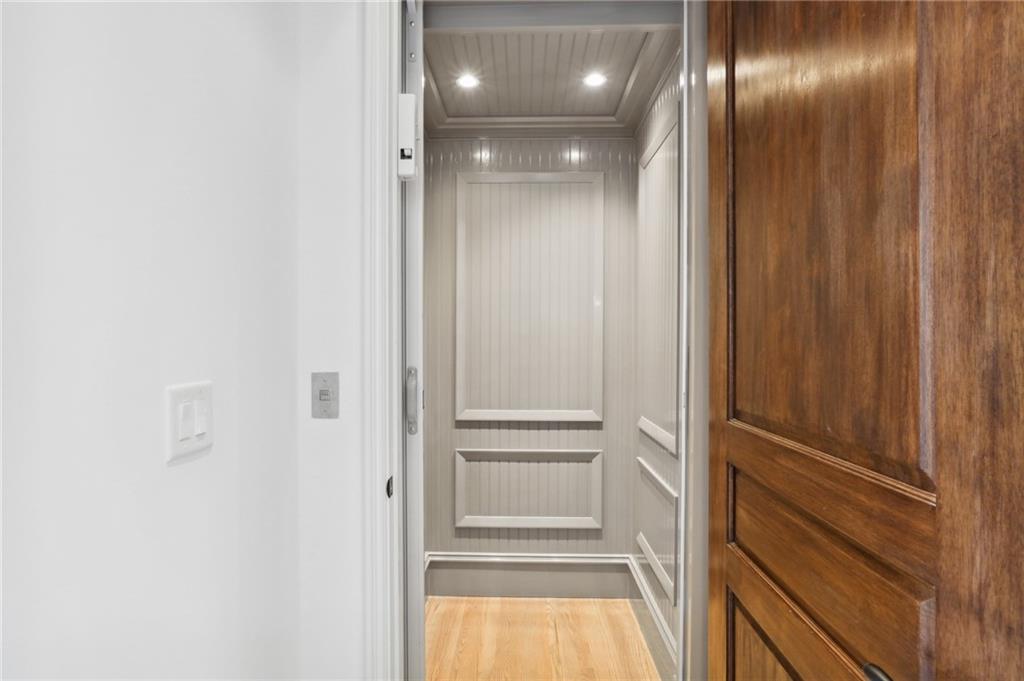 2288 Peachtree Road NW Unit 16
