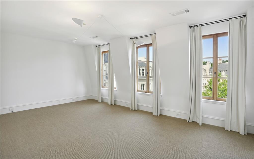 2288 Peachtree Road NW Unit 16