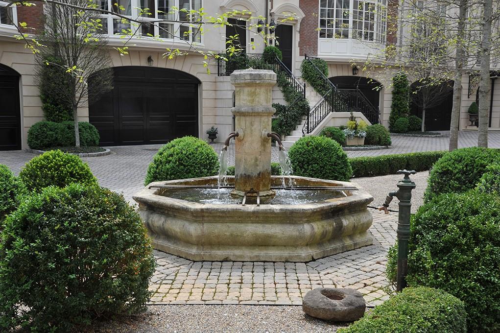 2288 Peachtree Road NW Unit 16
