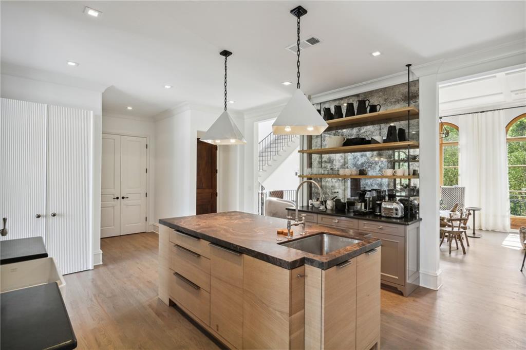 2288 Peachtree Road NW Unit 16