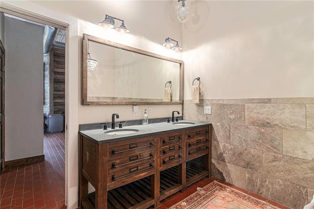 881 Memorial Drive SE Unit 317