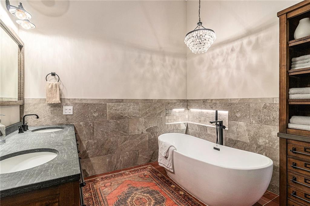 881 Memorial Drive SE Unit 317