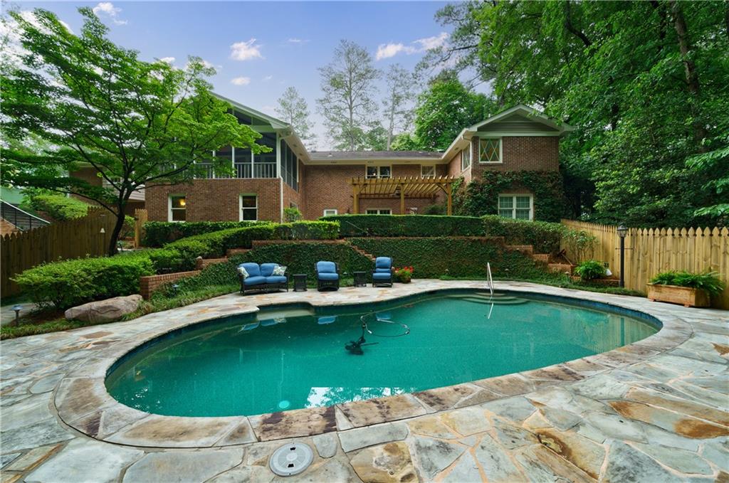 5580 Lake Island Drive