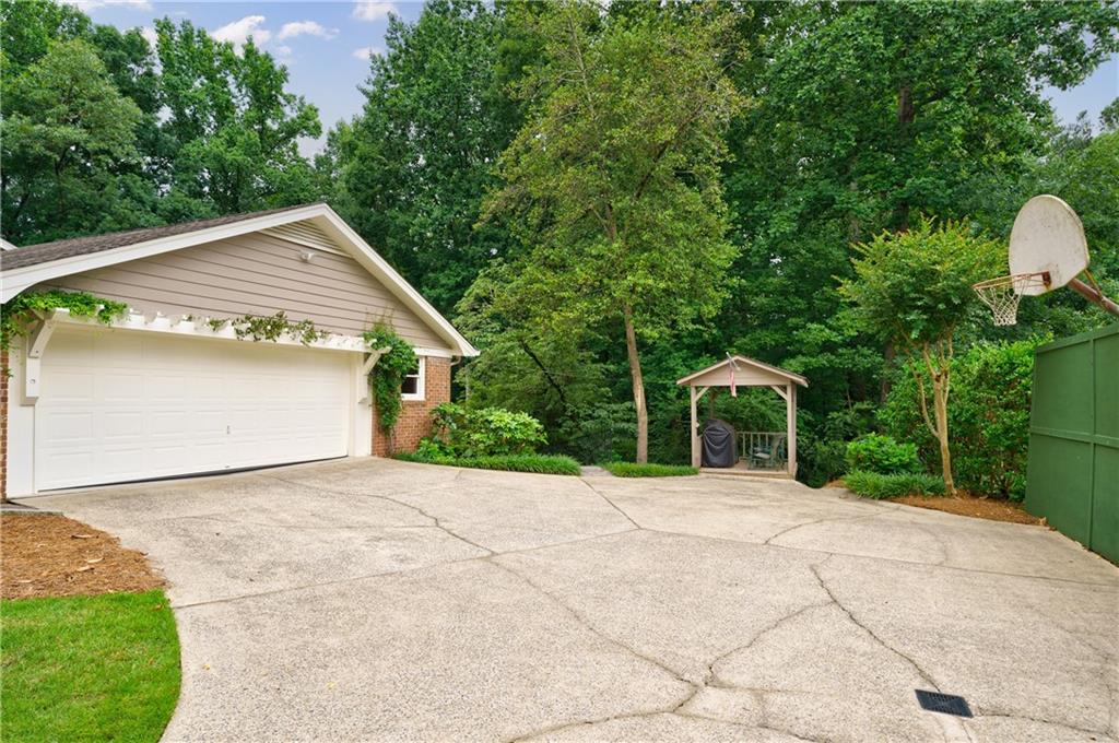 5580 Lake Island Drive