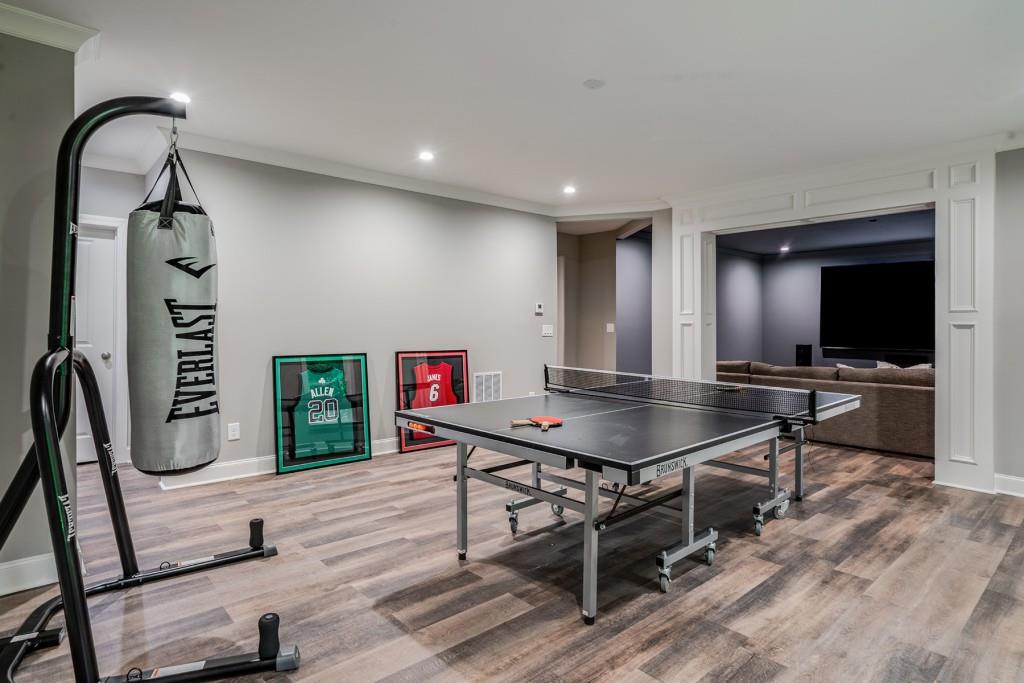 6039 Kayron Drive