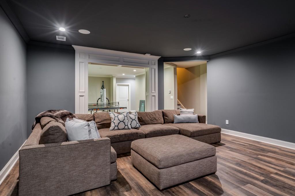 6039 Kayron Drive