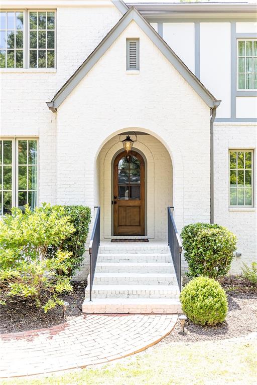 2504 Birchwood Drive NE